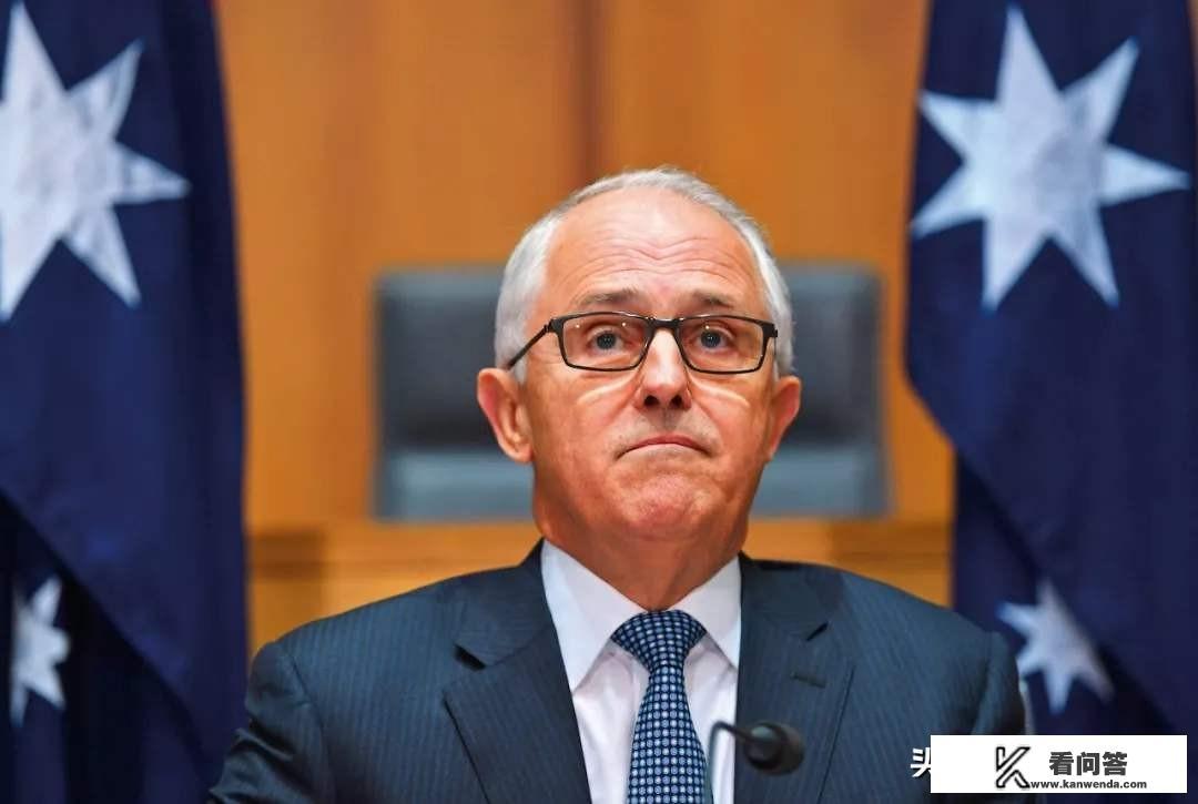 澳洲华人家庭1周3次遭人喷漆砸窗，大门被喷上“去死”，种族歧视太可怕，你怎么看？