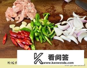 猪颈肉为什么叫松板肉？
