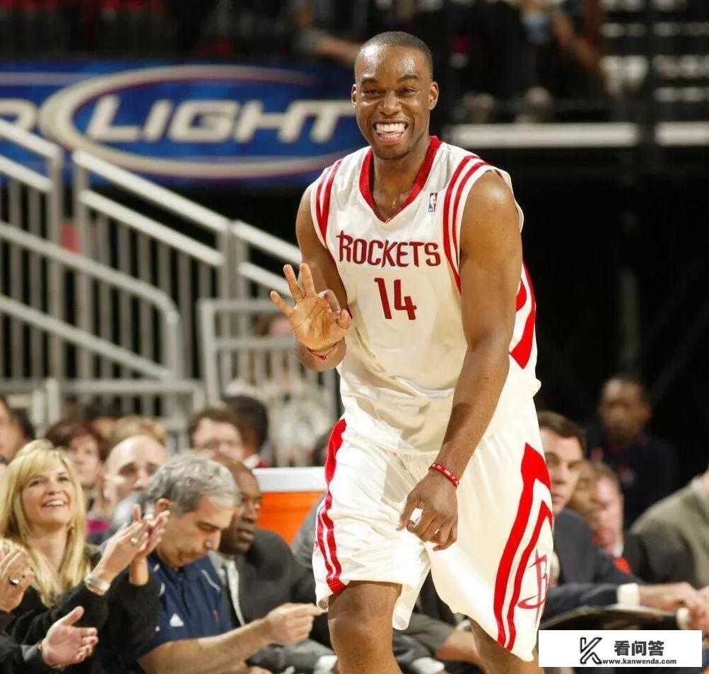 曾经姚明火箭队队友,被打掉两颗门牙的兰德里,现在在哪里? 曾经姚明火箭队队友,被打掉两颗门牙的兰德里,现在在哪里?