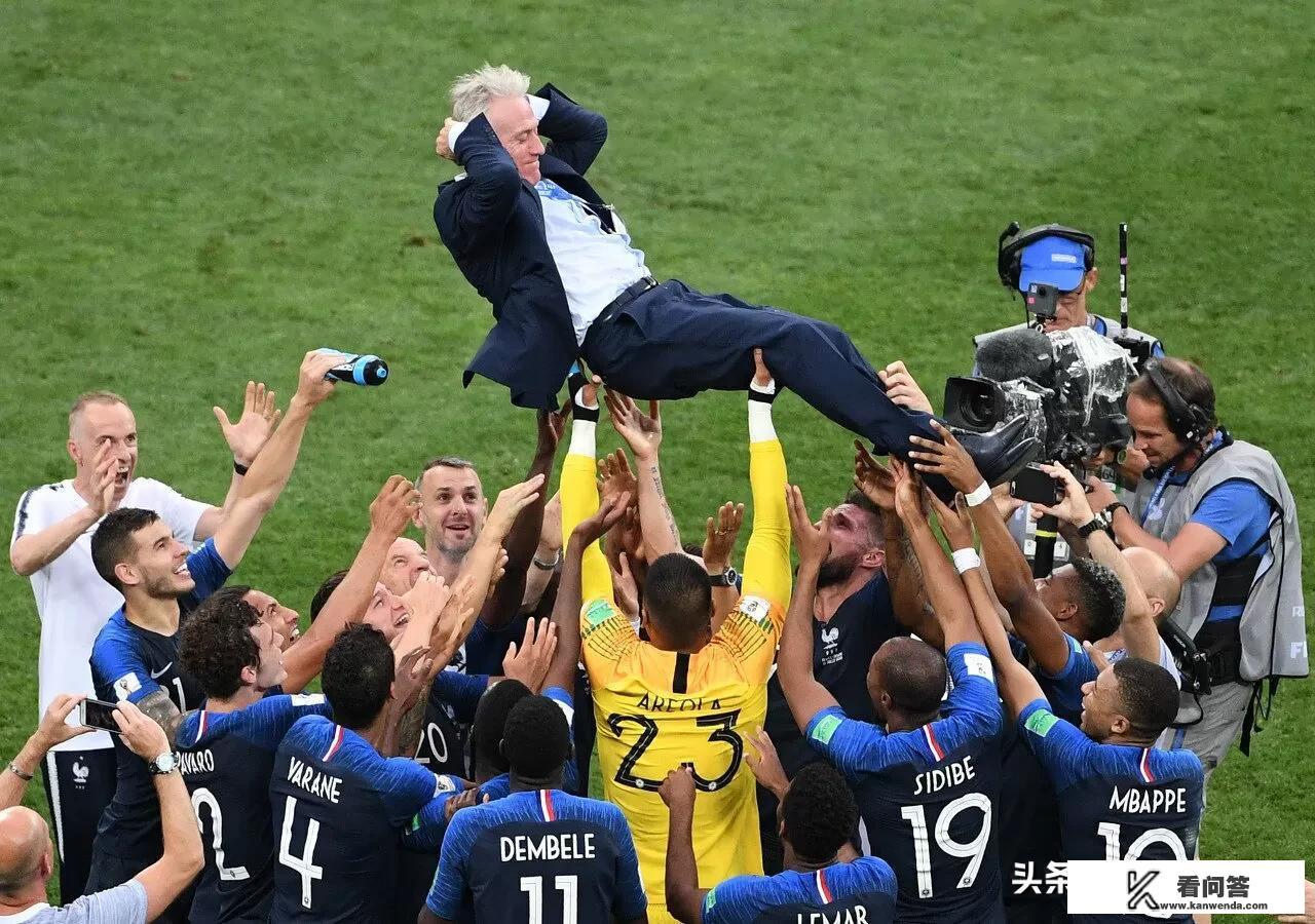 欧冠三连冠时期的皇马强于同年的任何一个国家队吗？