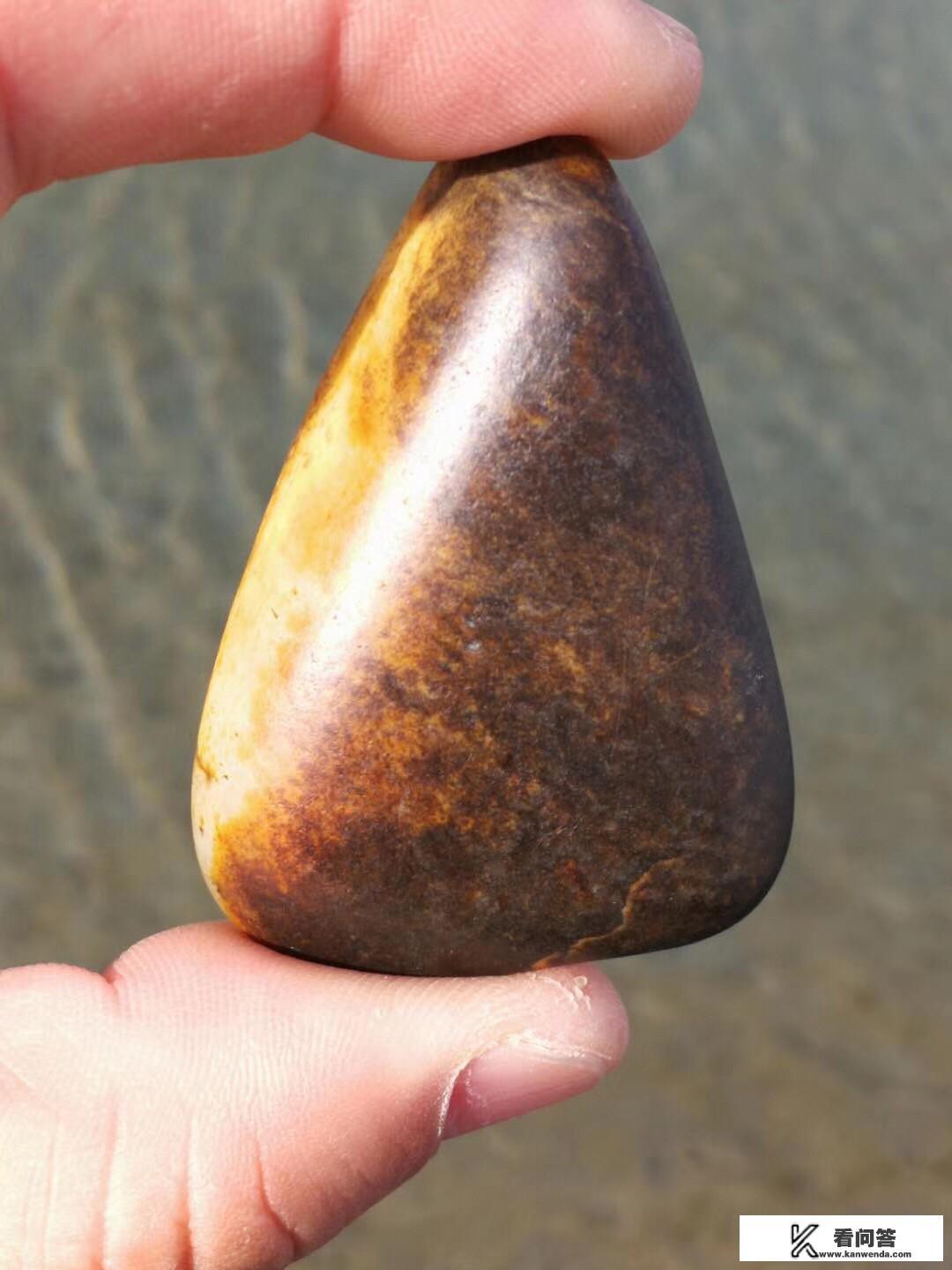 什么是和田玉的籽料？和田玉的籽料有什么特点和特性？