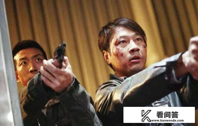 新片《狗咬狗》中的那个女主角是谁？