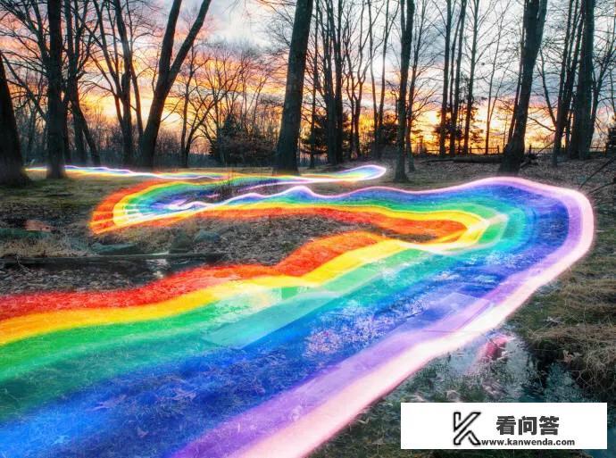 外国对同性恋包容力一直很强大，就在刚刚微博做出承诺不再“封杀”同性恋，你怎么看？