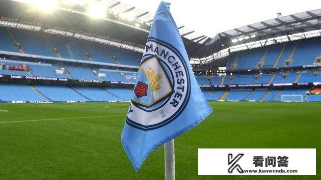 曼城因财政违规遭欧冠禁赛一年，阿森纳又获得欧联杯冠军，那么曼联有资格参加欧冠吗？