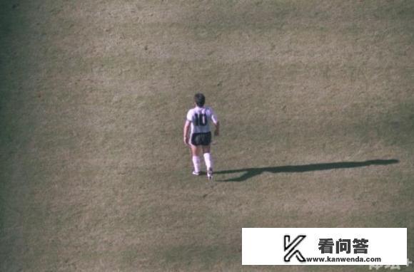 马拉多纳共参加过三届美洲杯，如何评价他的表现？