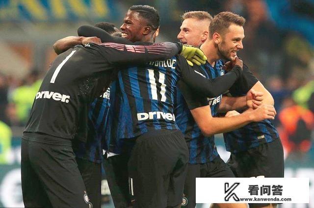 欧冠历史上有在自己主场夺冠的吗？