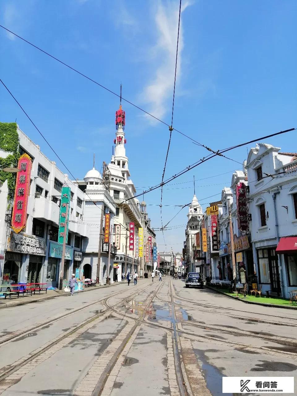 上海今晨局部地区发布大雾黄色预警，最高温26℃温差减小，今起接连四天都有雨，出行请注意带雨伞, 你怎么看？