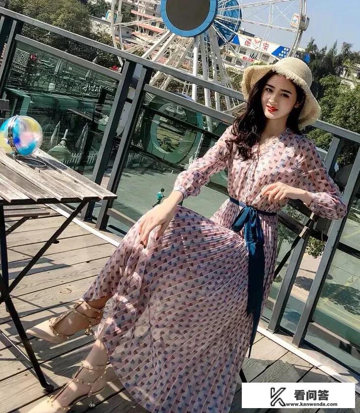 有没有看起来很温柔的长袖连衣裙推荐？