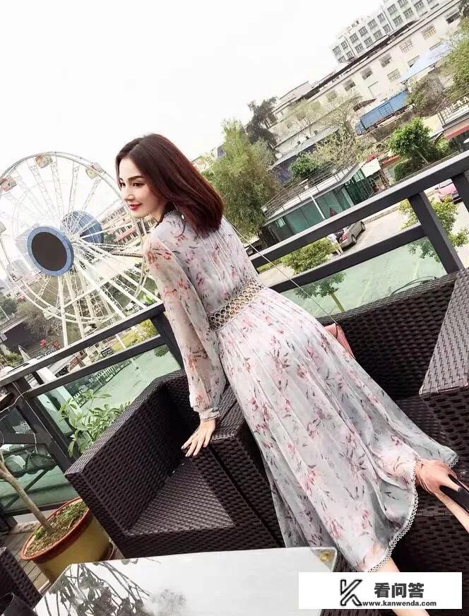 有没有看起来很温柔的长袖连衣裙推荐？