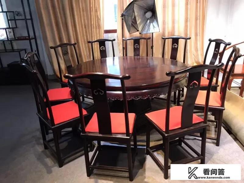 想换一个新中式风格的圆形餐桌，买什么样子的好？