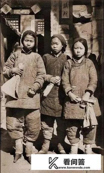 欧美小麦肤色，身材丰满，长相成熟和亚洲的白瘦幼审美哪个更好？