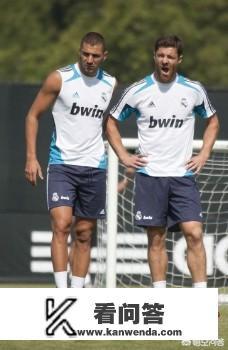 如何评价本泽马先生在欧冠半决赛这一周期间的总体表现？