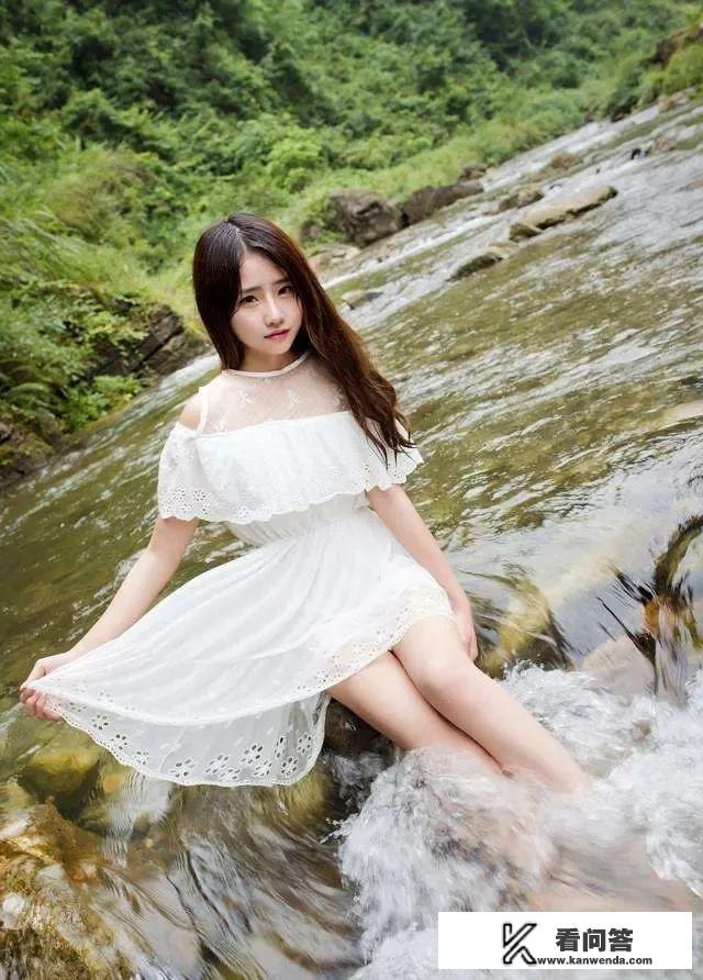 有一部美国大片讲的是，一个人开着奥迪带着两个双胞胎姐妹去救他爹在飞机上，然后跟飞机赛跑？