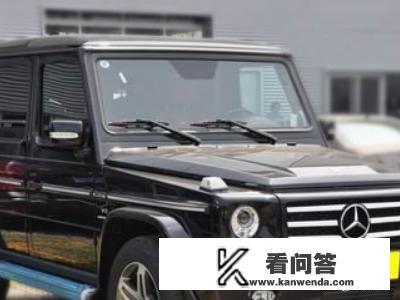 关于盗墓者墓穴探险遇鬼从水里逃生的外国电影？