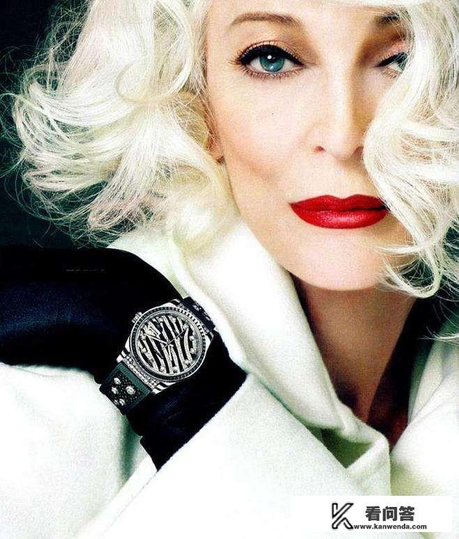 胸部有下坠疼的感觉？