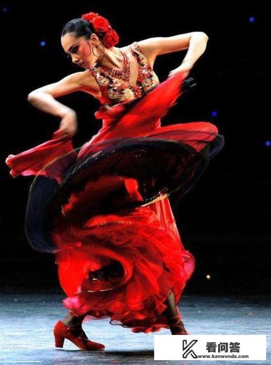 胸部有下坠疼的感觉？