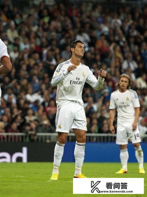 就今年的队伍配置、球队状态和对手情况，大家觉得今年皇马能再次卫冕欧冠的可能大吗？