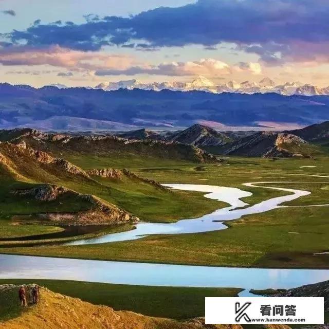 新疆有哪些景色值得一看，内地人来不能错过哪些美景和美食？