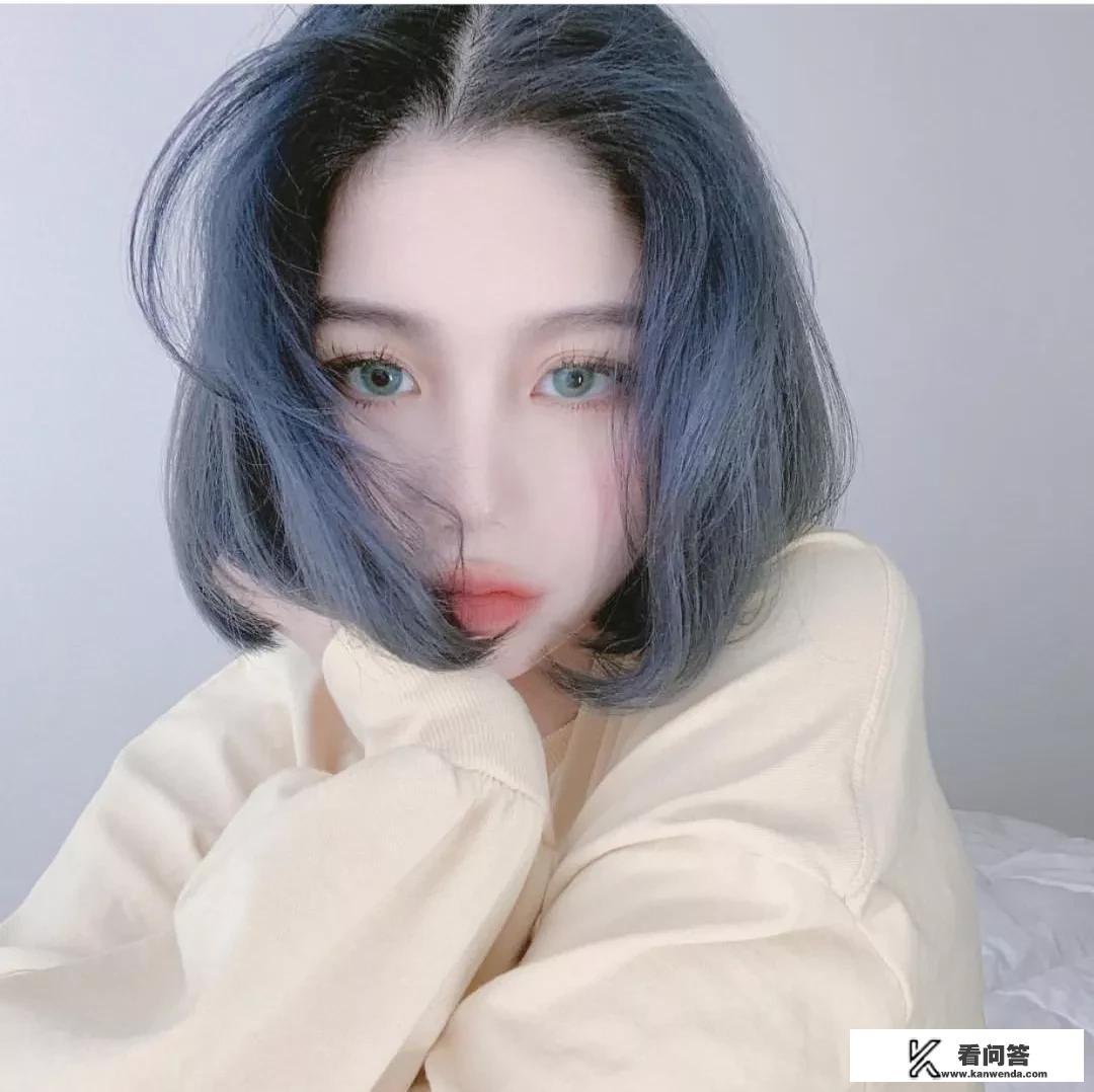 有哪些简单好打理的女性烫发发型推荐？