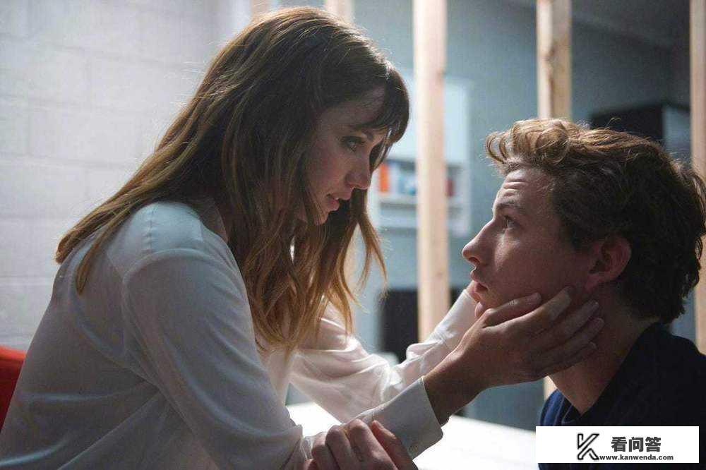 夜班服务员这部电影怎么样? 夜班服务员这部电影怎么样?