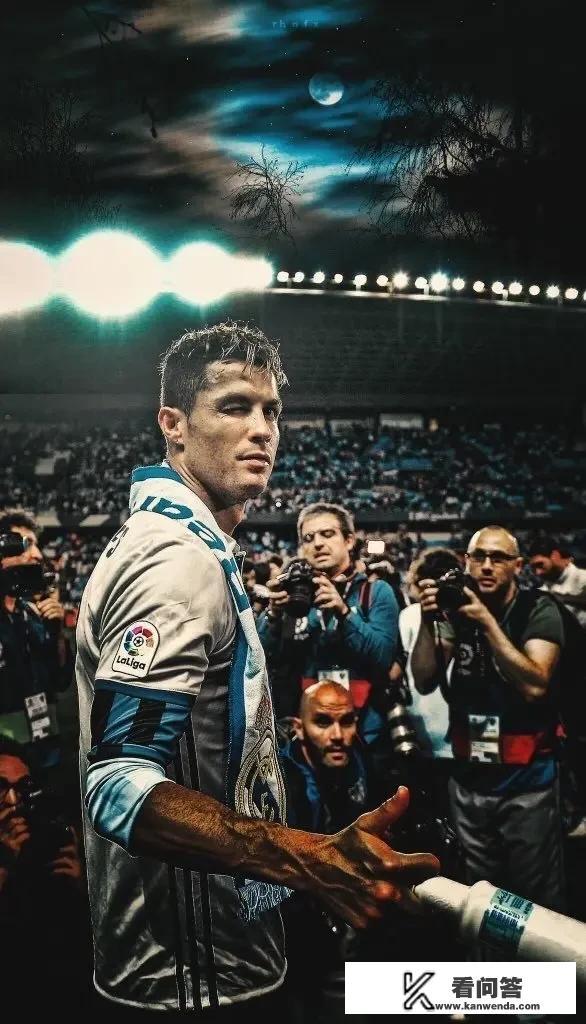 c罗离开曼联去皇马那期的天下足球？