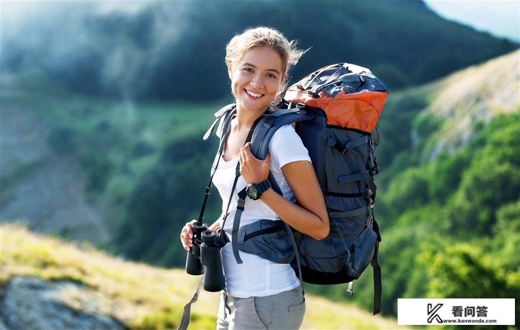 有人说最近这么多人徒步旅游，他们真正的目的是什么？是赚钱维持生计或者想成网红还是锻炼身体？